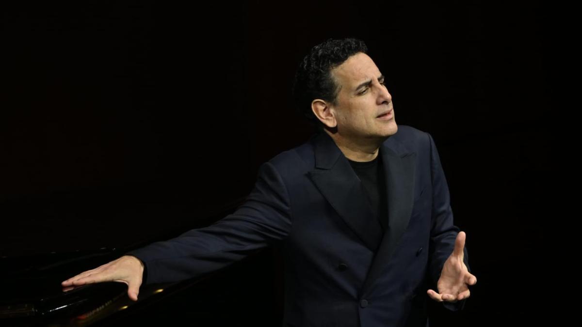 
                                                                                                                   Eterna elegancia la de Juan Diego Flórez (★★★✩✩)
                                                                                                               