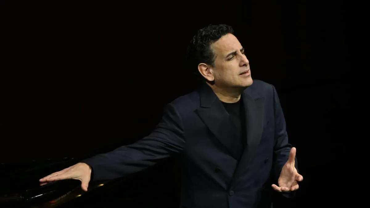 
                                                                                                                   Eterna elegancia la de Juan Diego Flórez (★★★✩✩)
                                                                                                               