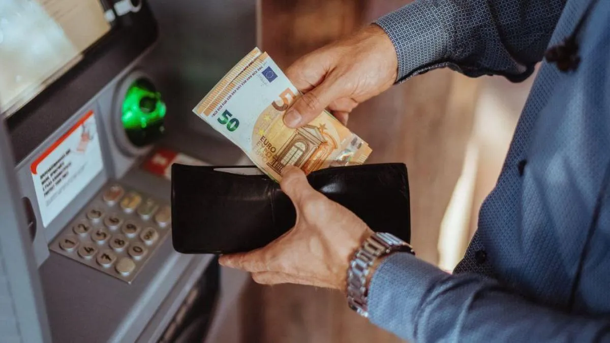 
                                                                                                                                          ¿Tu banco no te da nada? Estas cuentas pagan hasta un 3,28%
                                                                                                                                      