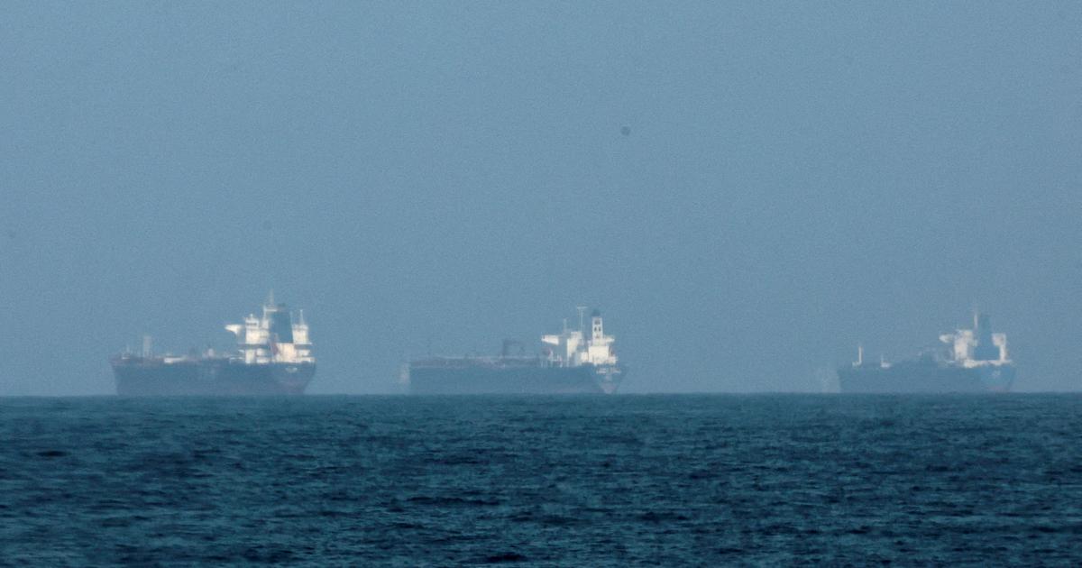 Guerre au Moyen-Orient : trois semaines après le blocage du détroit d’Ormuz, l’approvisionnement mondial en pétrole est-il menacé ?
