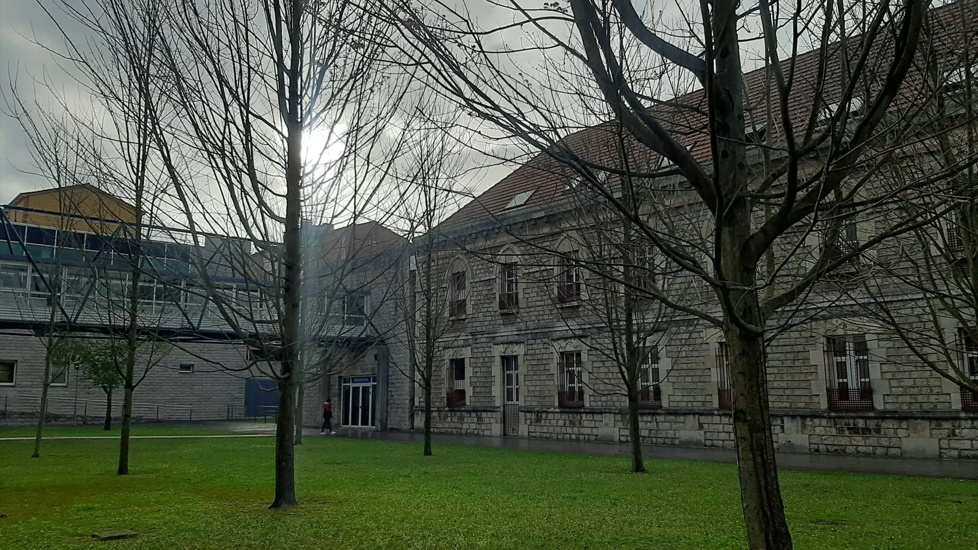 
         Nueve años de cárcel para un instalador de alarmas por violar a una clienta en Cantabria 
    