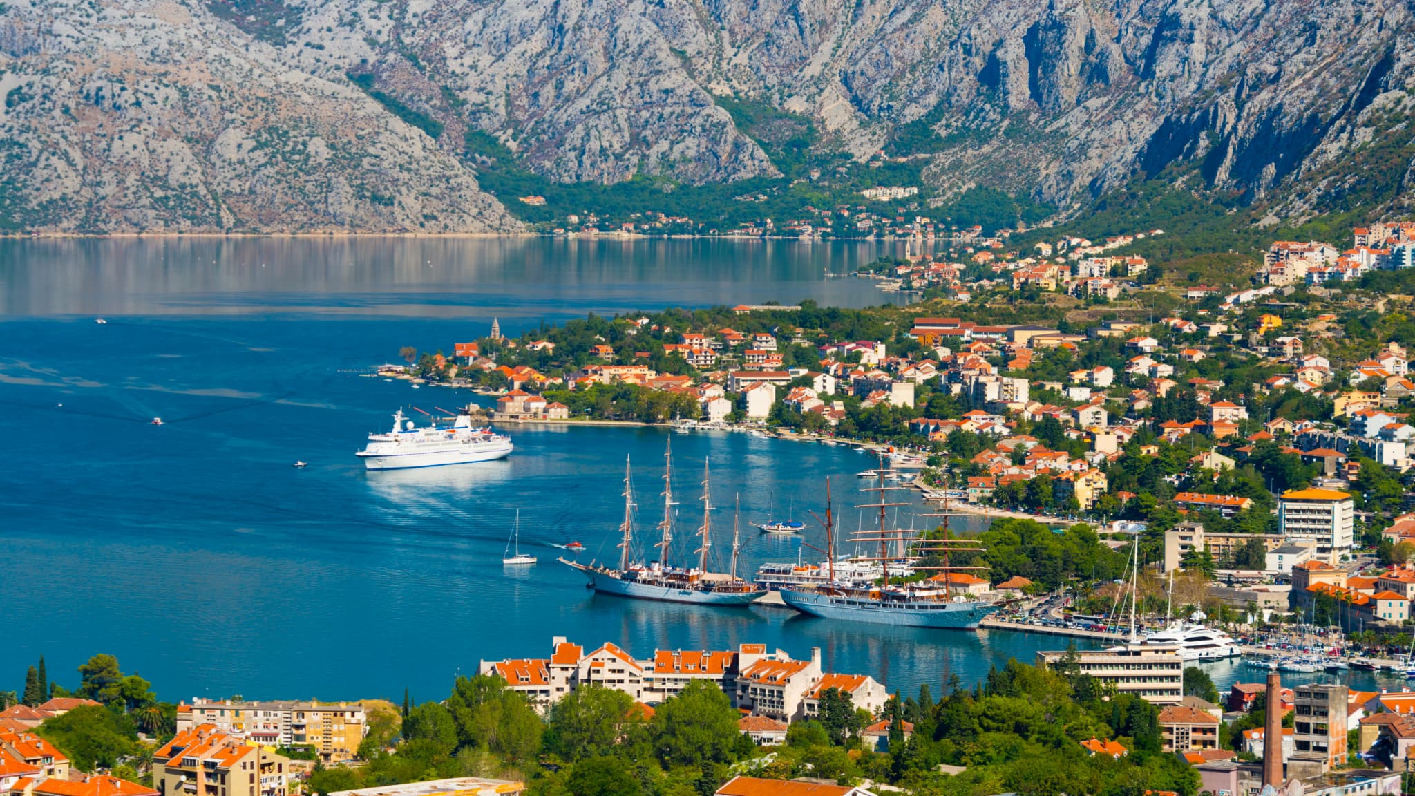 Pour la première fois dans l'histoire, un pays va rejoindre l'UE alors qu'il utilise l'euro depuis... 2002: comment le traumatisme d'une inflation à 314.000.000% a conduit le Monténégro à adopter l'euro