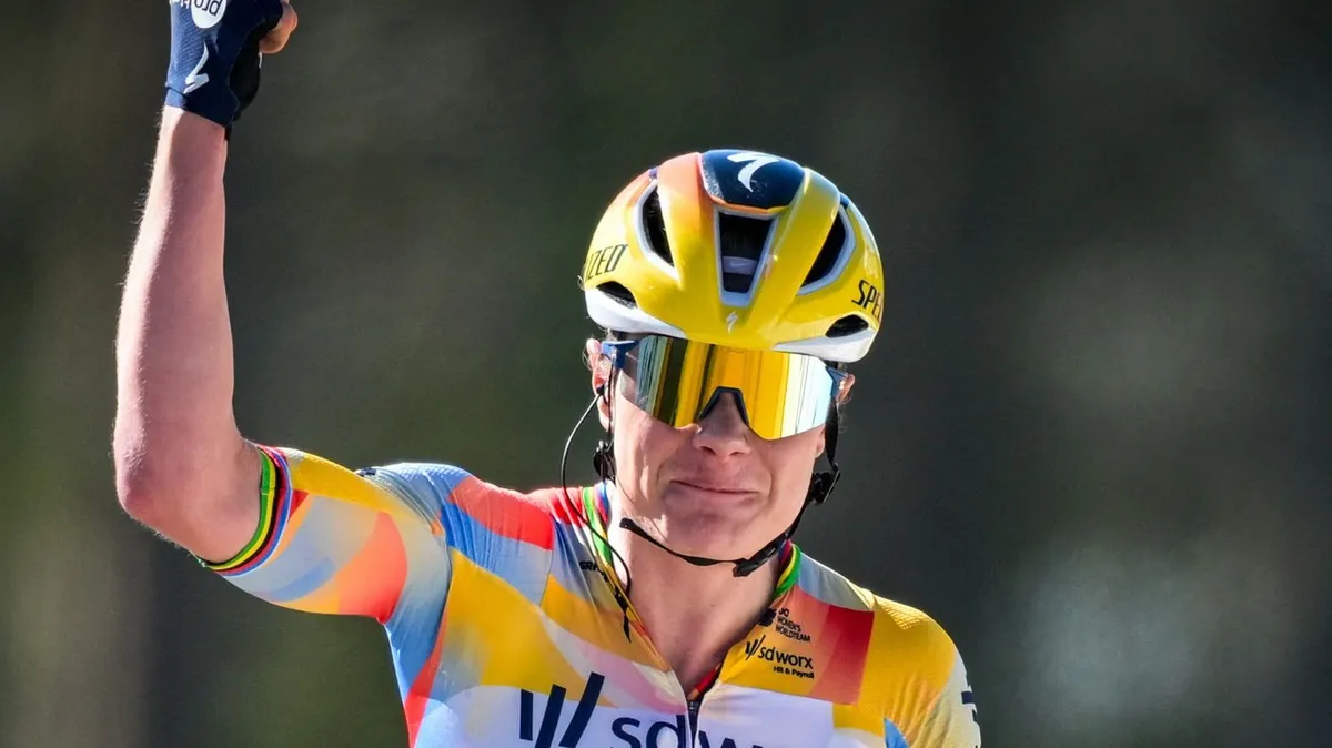 Lotte Kopecky s'impose pour la première fois sur Milan-San Remo en remportant un sprint en petit comité