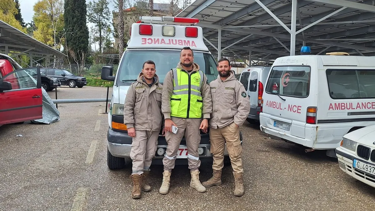 "Quand on va en mission pour ramener les blessés ou récupérer les corps, les Israéliens frappent juste à côté de nous", raconte un secouriste libanais