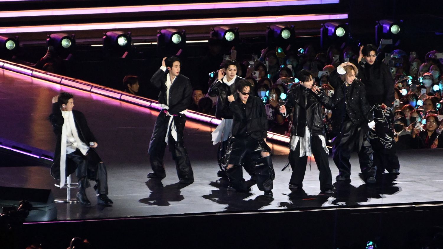 Pour son grand retour en concert, le groupe de K-Pop BTS a électrisé Séoul et les fans du monde entier en présentant son nouvel album "Arirang"