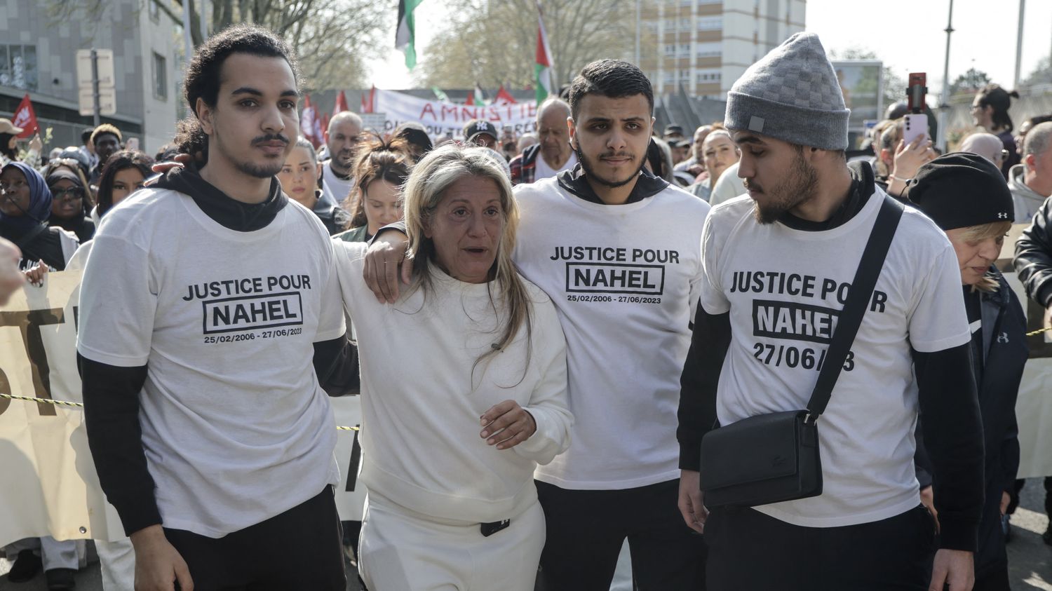 "Abasourdie, en colère, triste" : à Nanterre, plusieurs centaines de personnes participent à une marche pour Nahel, tué par un policier en 2023