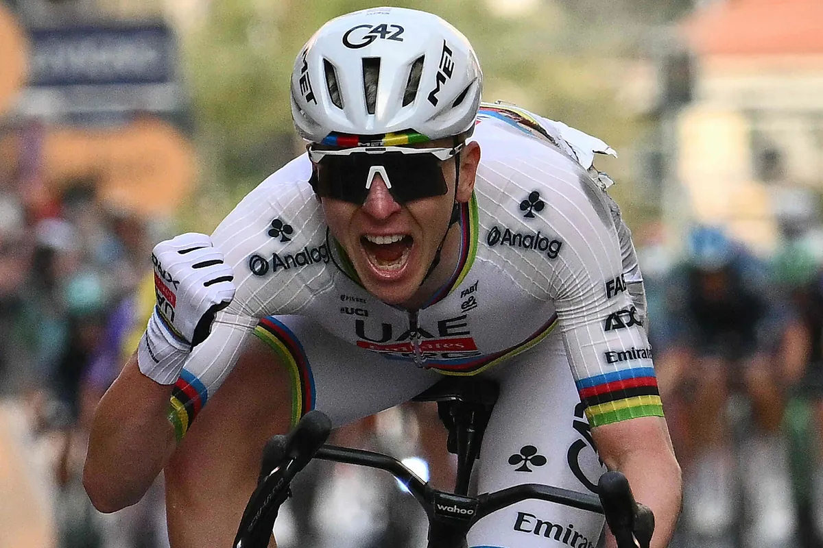 Tadej Pogacar alarga su leyenda y vence en la Milán-San Remo, la clásica que le obsesionaba