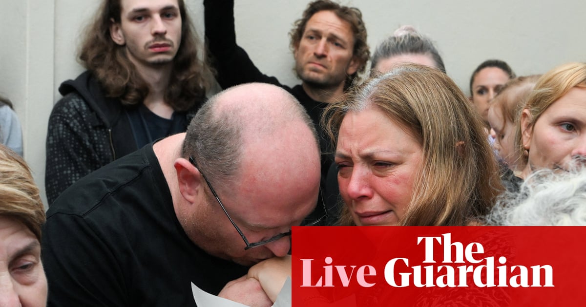 Bondi beach shooting live: Australians set new record for blood donation; 25 still in hospital from terror attack including children