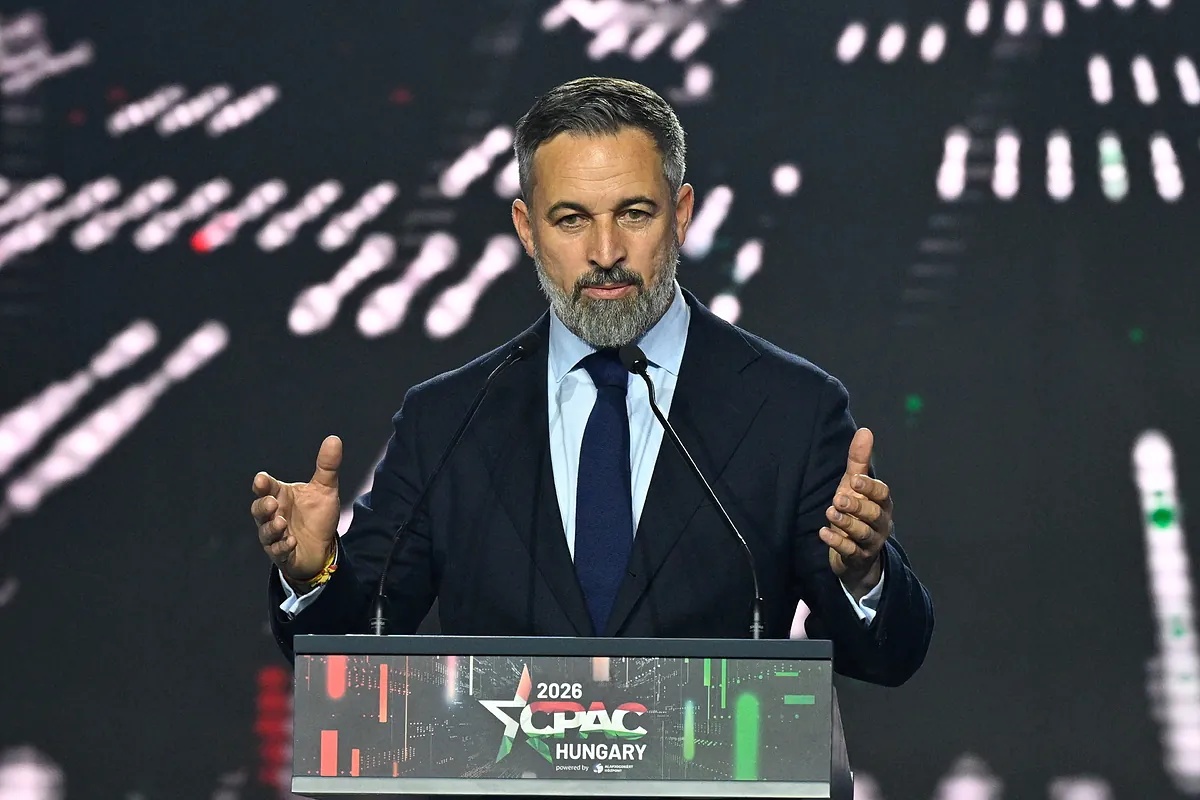 Abascal se aleja de los problemas y las críticas internas abrazando a la flor y nata ultraderechista internacional en Hungría