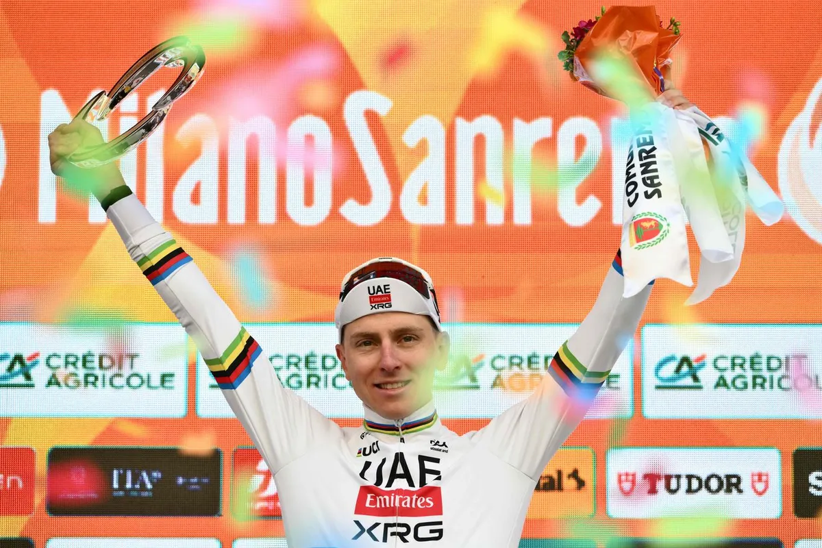 Tadej Pogacar décroche son premier Milan-San Remo, détrône Mathieu Van der Poel, et poursuit son inexorable moisson