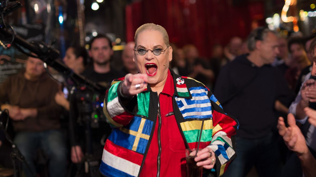 Hella von Sinnen tritt wieder ohne Rollstuhl im TV auf