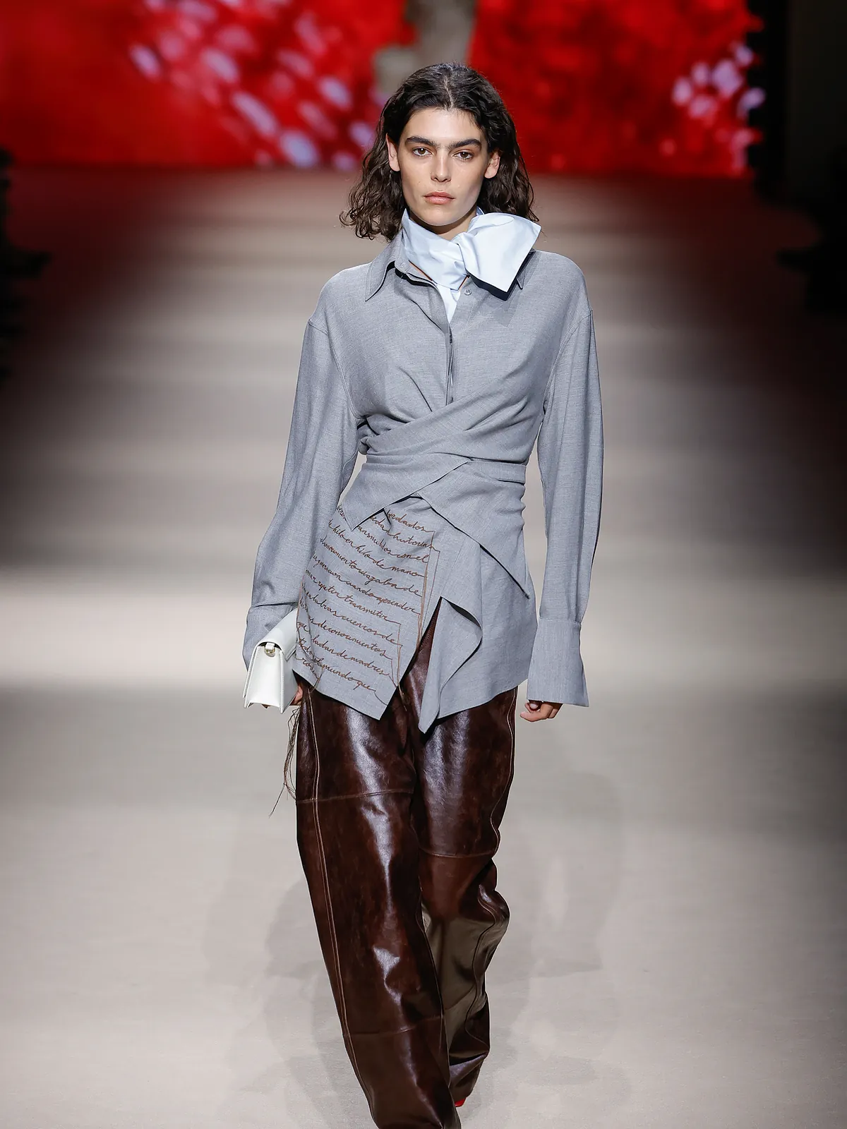 Mans gana el premio a la Mejor Colección en una Semana de la Moda en la que color y artesanía se convierten en identidad española