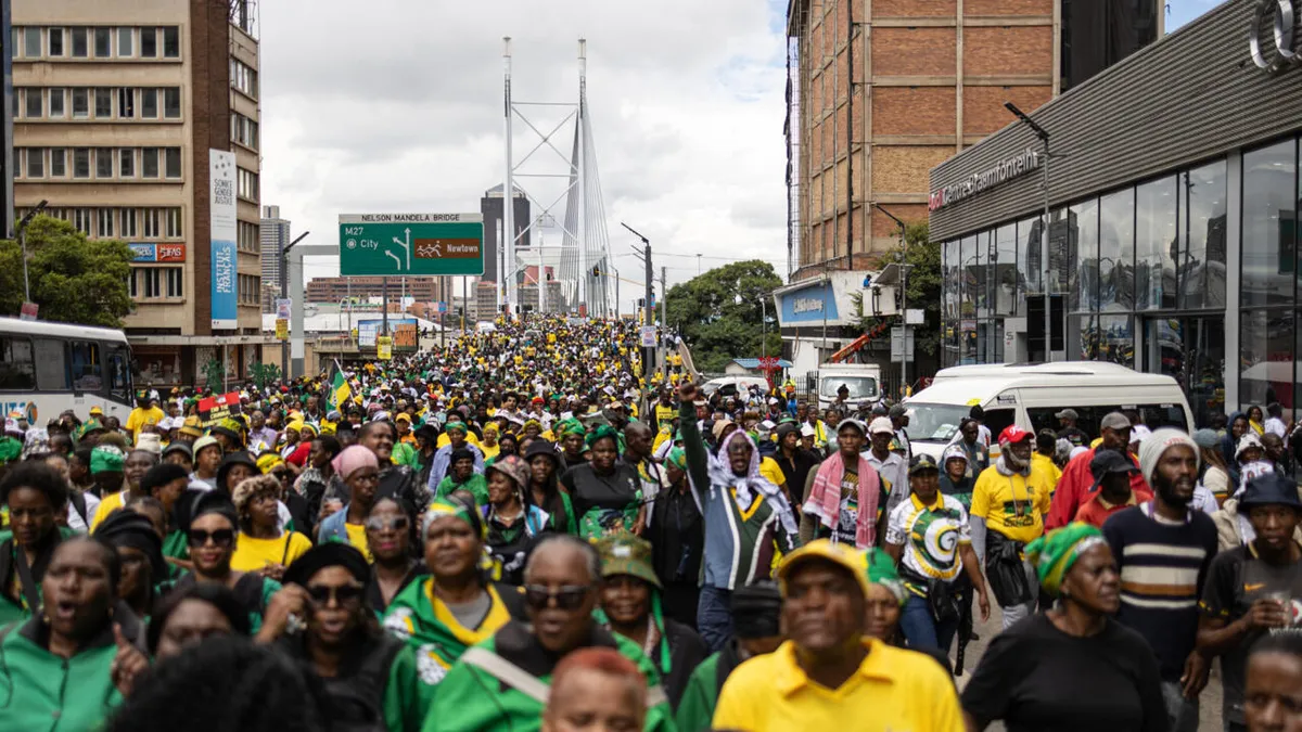 Afrique du Sud: des milliers de manifestants à Johannesburg pour défendre la souveraineté du pays