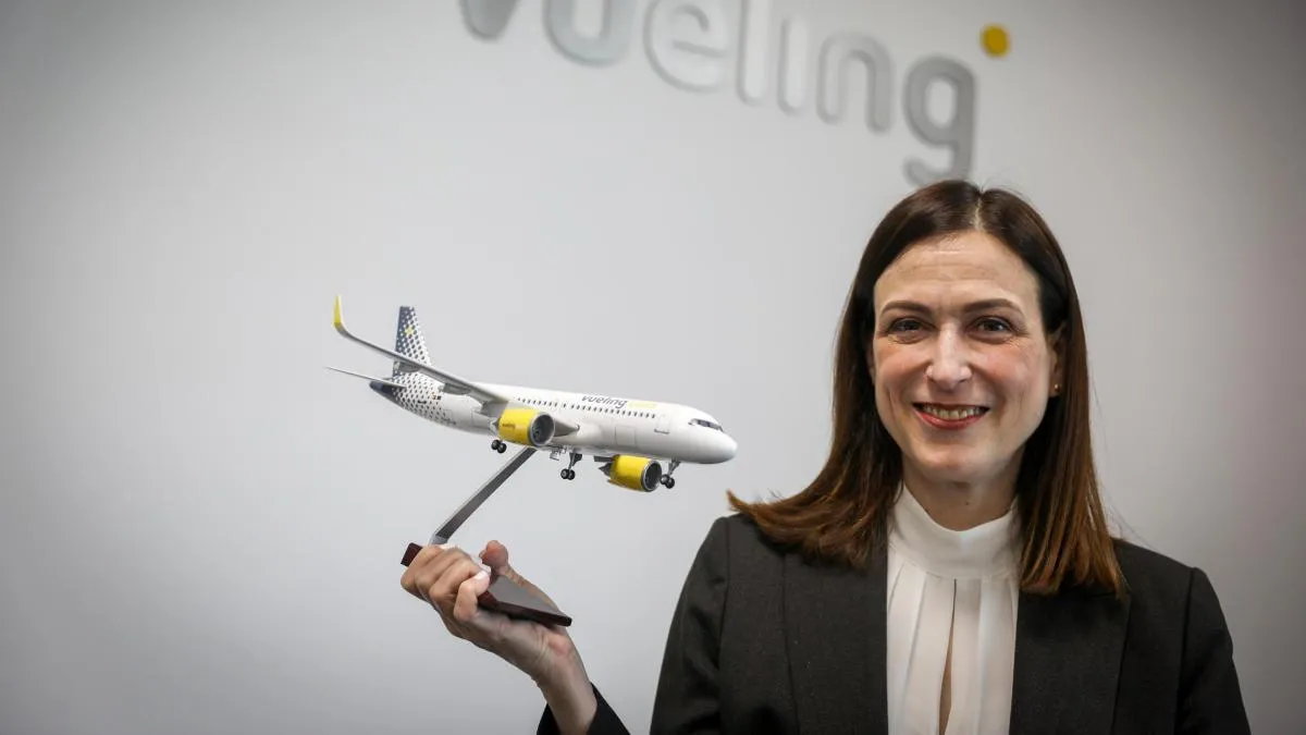 
                                                                                              Carolina Martinoli: la capitana serena de Vueling
                                                                                          