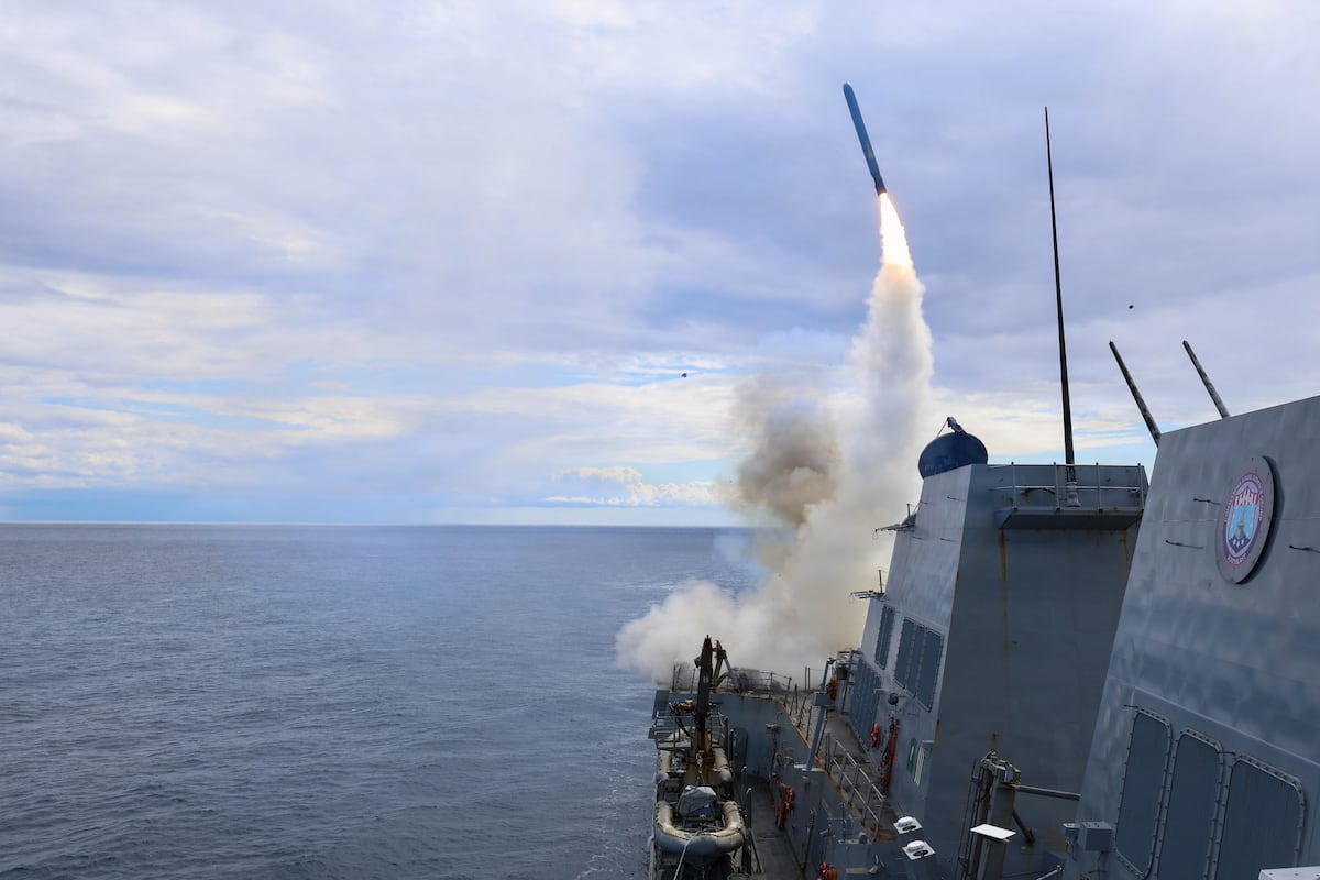 La IA entra de lleno en el campo de batalla: un millar de objetivos alcanzados en las primeras 24 horas de la guerra de Irán 