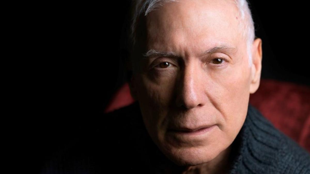 
                          Stephen Grosz: “Si un matrimonio se vuelve distante puede ser el inicio de algo prometedor”
                      