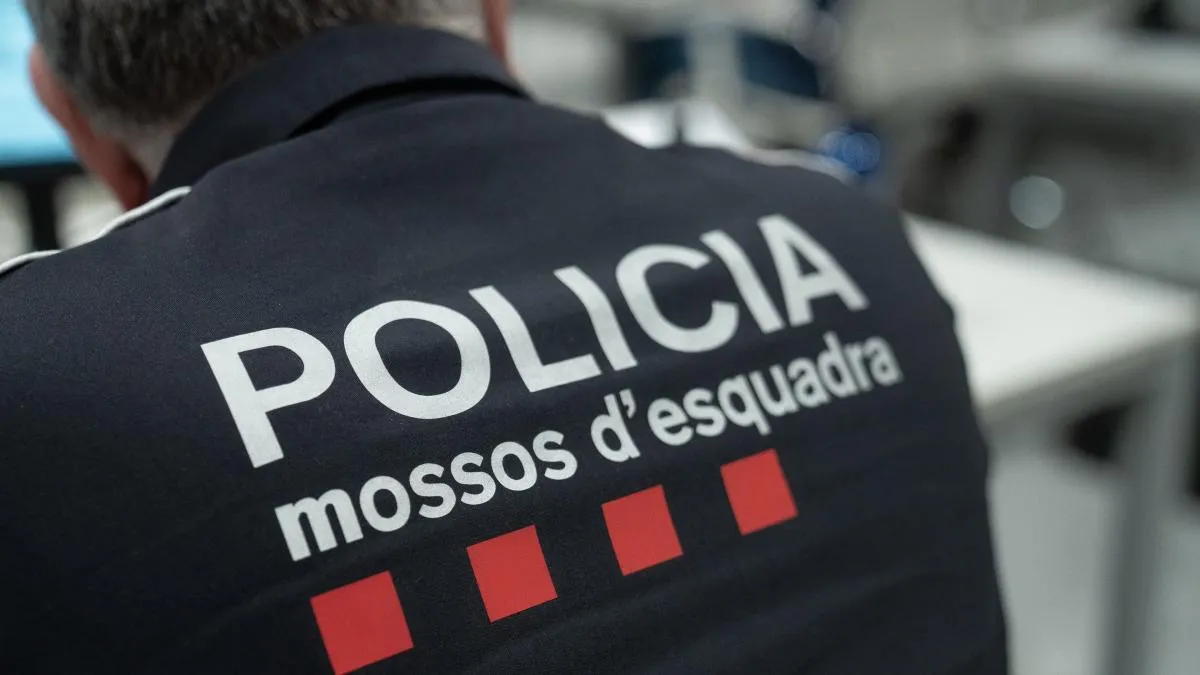 
                                           Una pareja recorría Catalunya robando móviles en fiestas
                                       