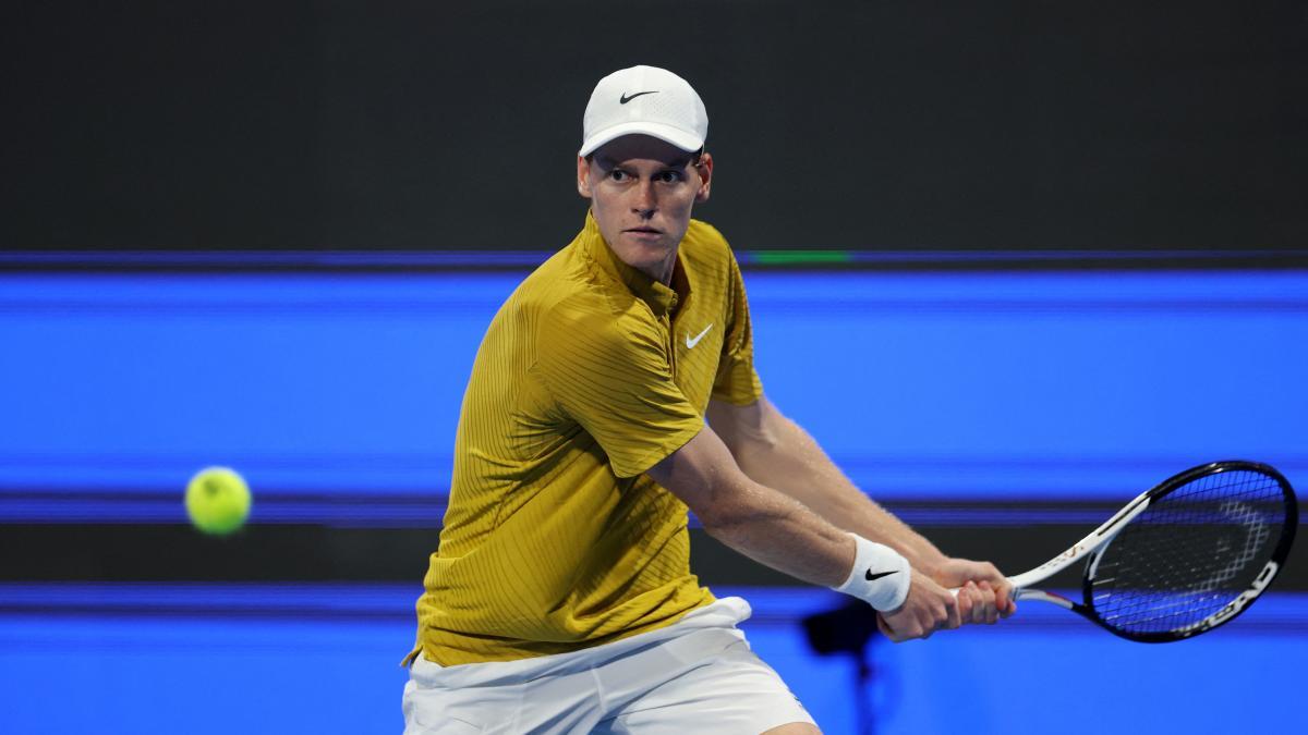 
                                                                 Sinner iguala un récord de Djokovic, Jódar arrasa y Etcheverry le espera en la tercera ronda
                                                             