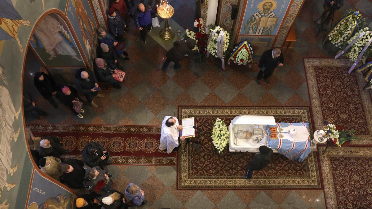 
                                                                                 Ucrania puede ayudar a abrir el estrecho de Ormuz
                                                                             