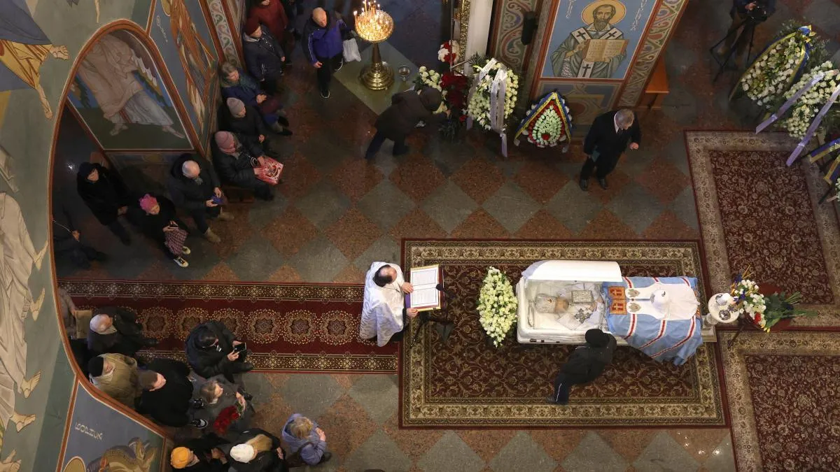 
                                                                                 Ucrania puede ayudar a abrir el estrecho de Ormuz
                                                                             