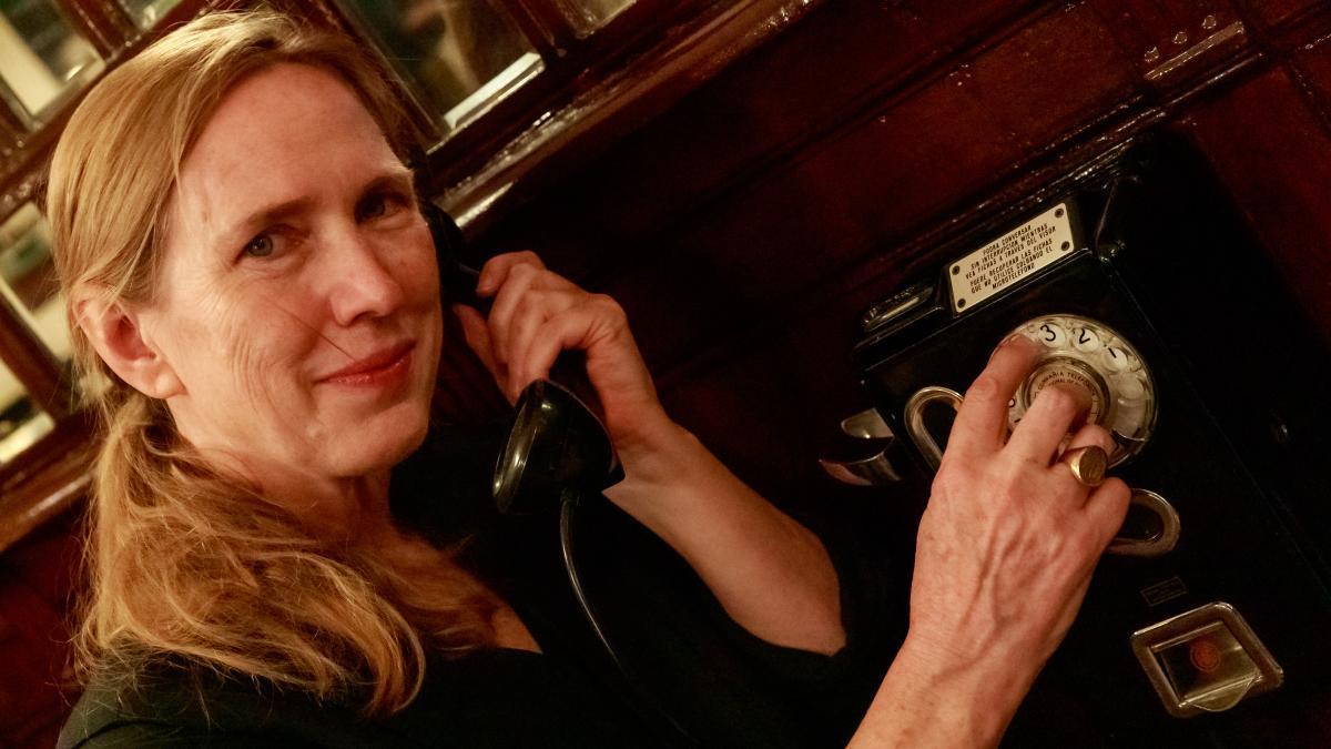 
                                                                                                                             Entenderse en plautdiesch
                                                                                                                         