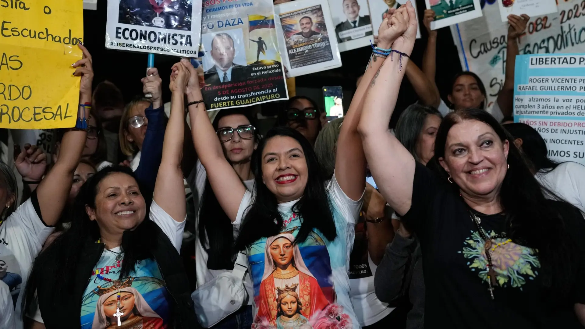
         Presos políticos venezolanos liberados de El Helicoide: "Sientes que caes al abismo y a ellos solo les interesa que no mueras dentro" 
    