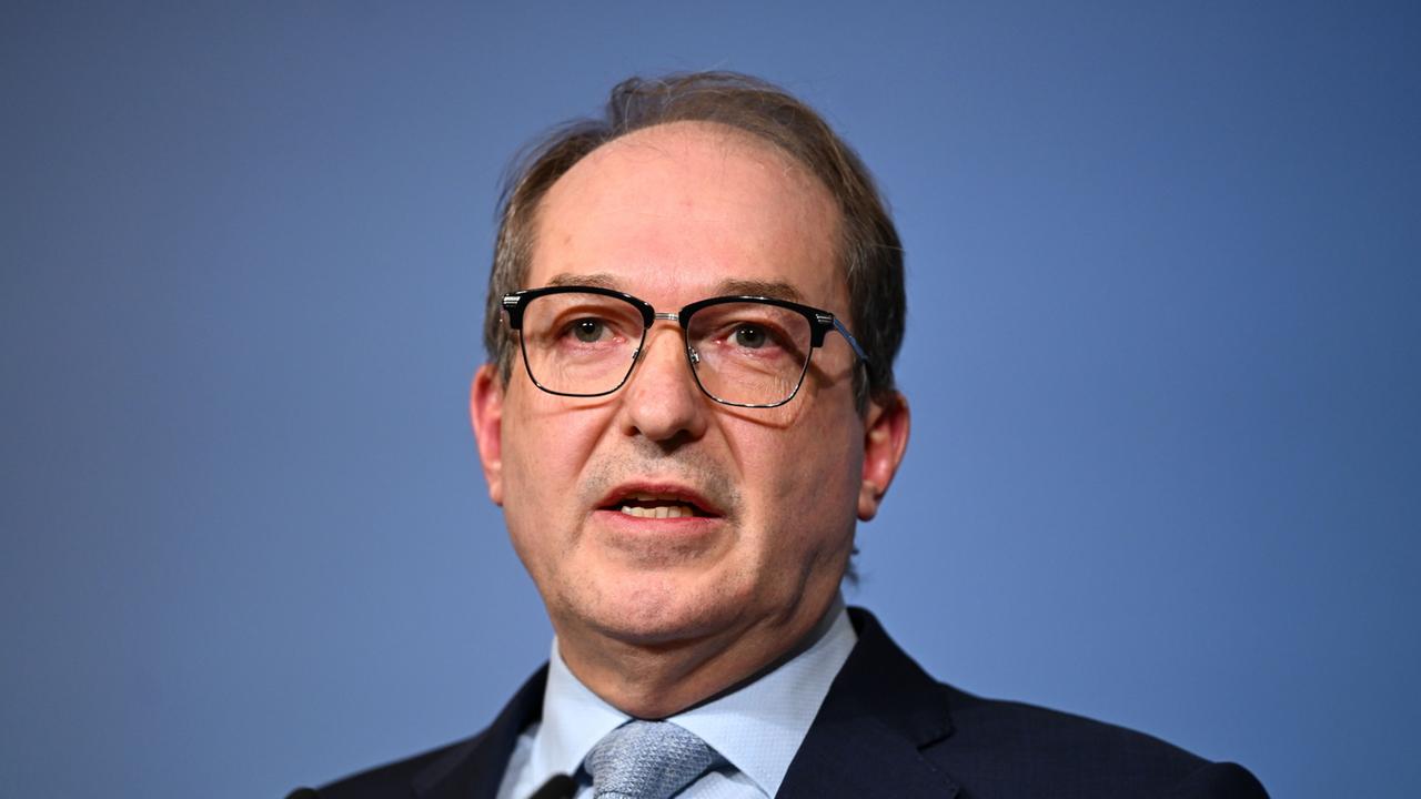 Dobrindt fordert angesichts von Krisen Zivilschutz-Schulunterricht