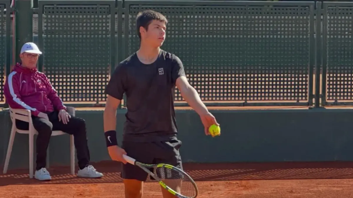 
         Jaime Alcaraz sigue la estela de su hermano Carlos: se proclama campeón sub-15 del Challenger de Murcia 
    