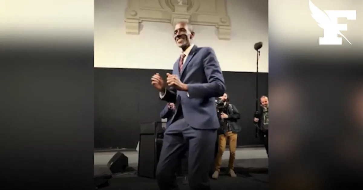 «Faites du bruit !» : quand le nouveau maire insoumis de Saint-Denis-Pierrefitte, Bally Bagayoko, savoure sa victoire en dansant