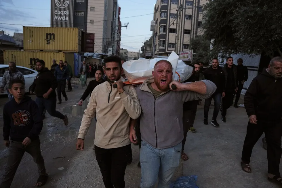 Israeli settlers smash cars and set fires in attacks on Palestinians in the West Bank
