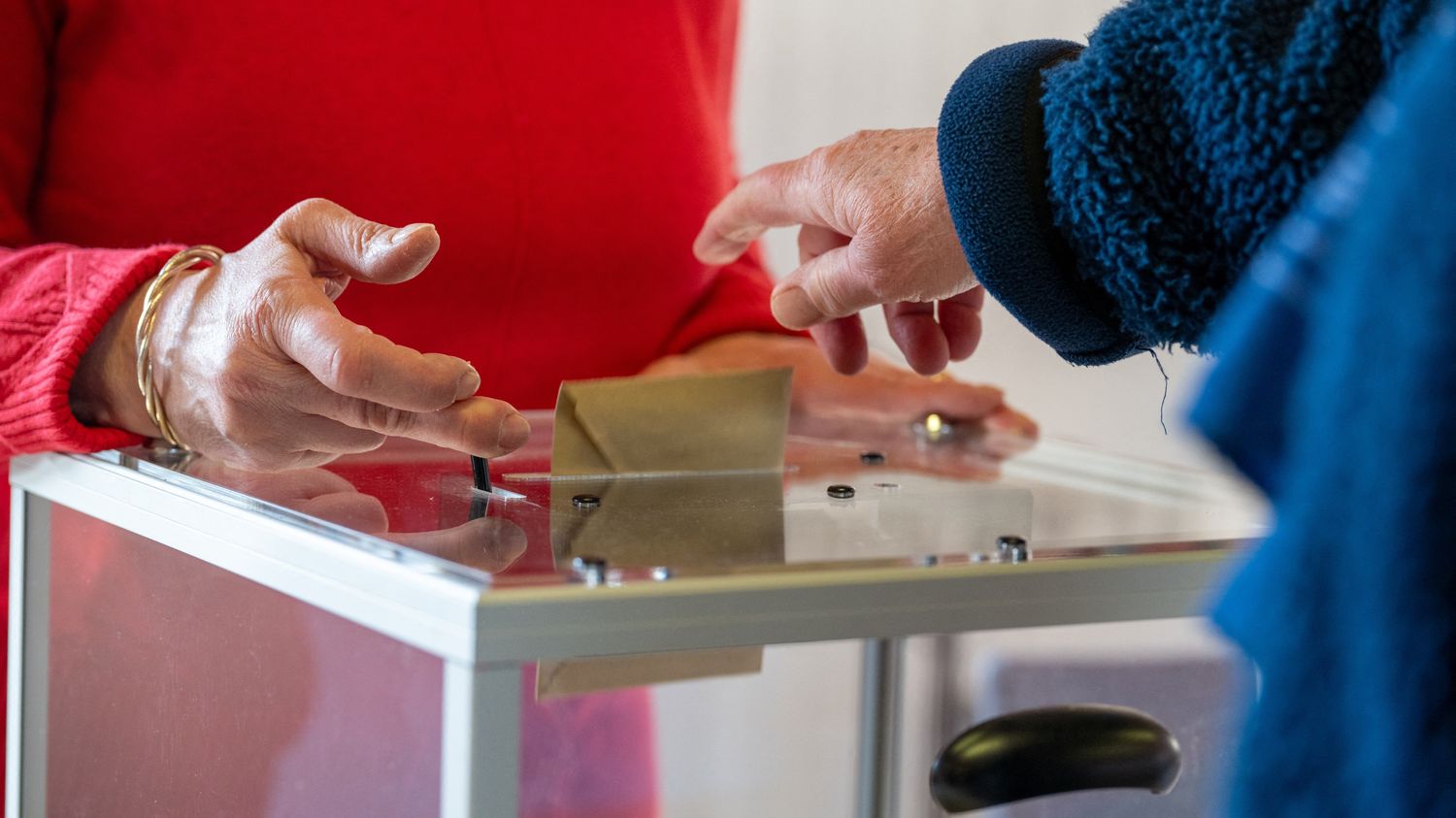 Le taux de participation final est estimé à 57%, en baisse par rapport à 2014