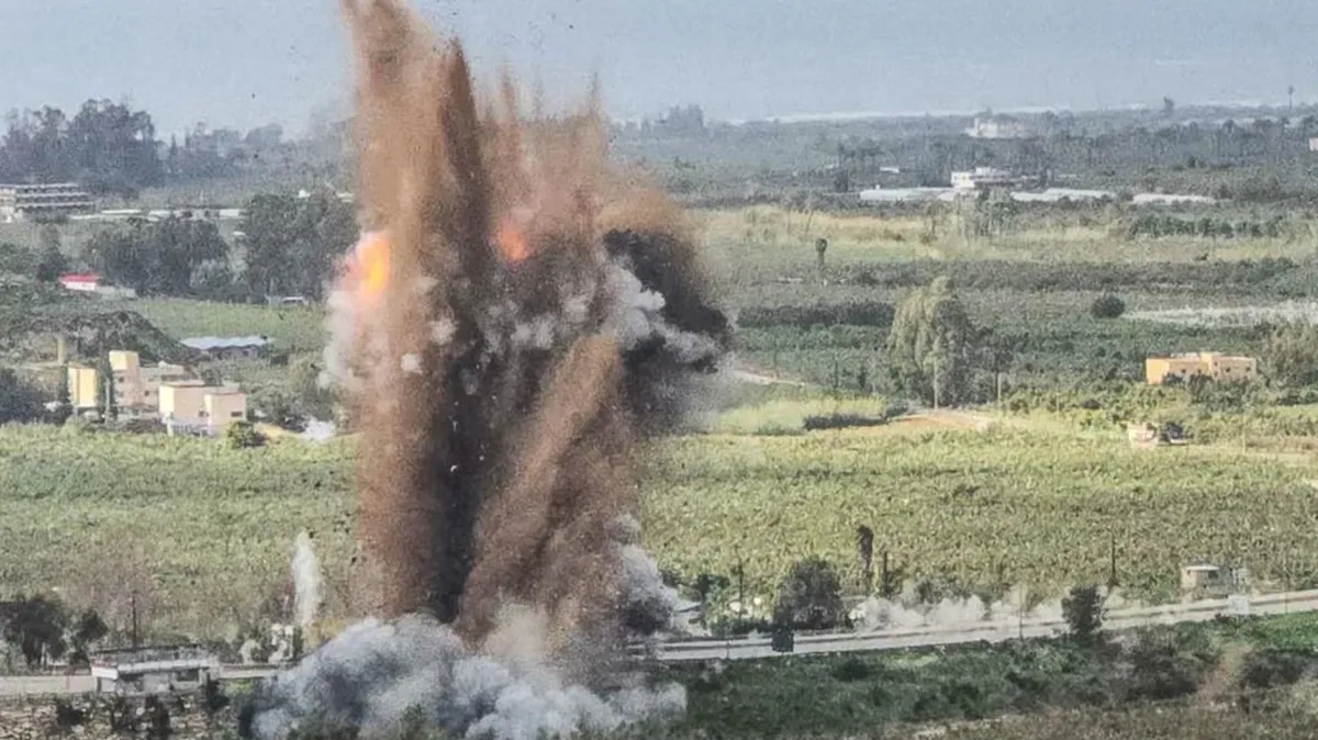 Guerre au Moyen-Orient : l'Iran menace de fermer entièrement le détroit d'Ormuz, Israël va "intensifier ses opérations terrestres ciblées" au Liban... Ce qu'il faut retenir de la journée du dimanche 22 mars