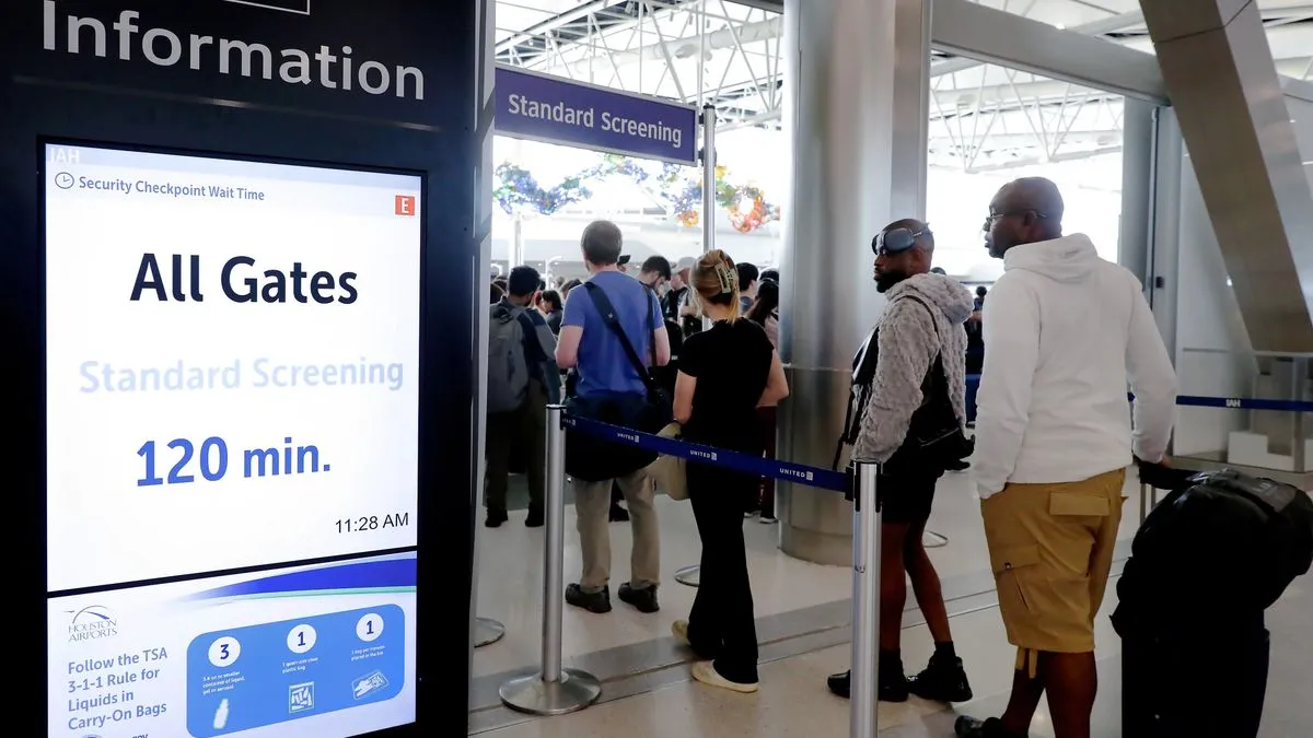 Donald Trump: ICE soll an US-Flughäfen – aber wozu?