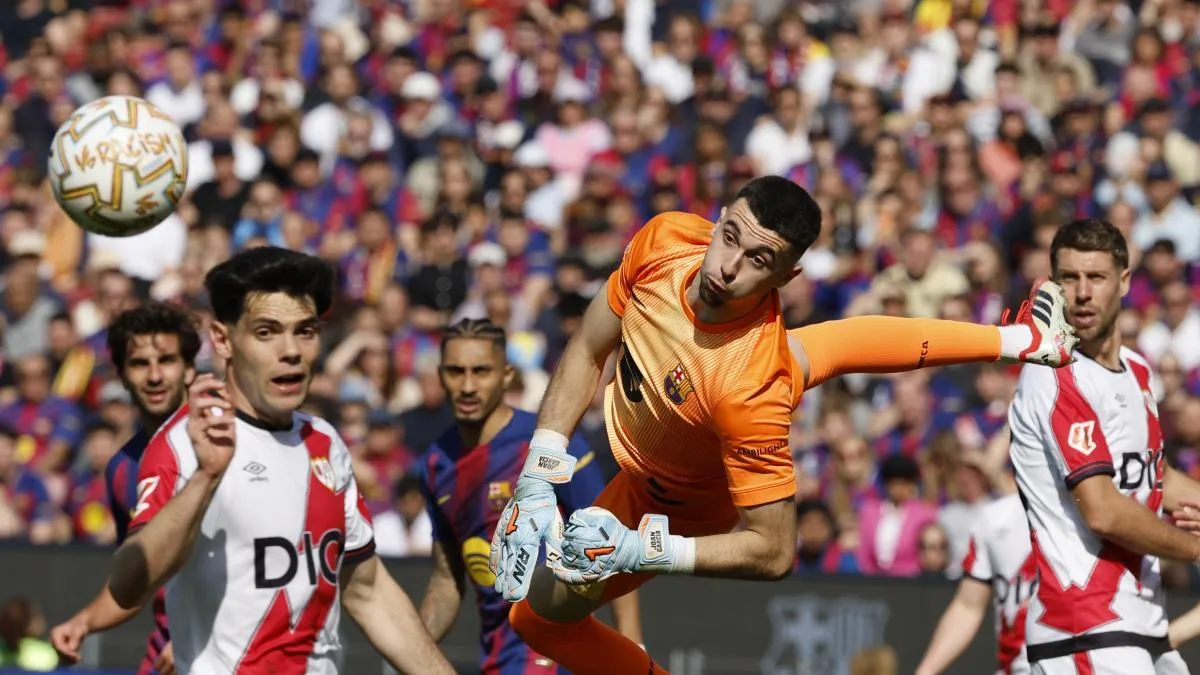 
                         Flick y el vestuario elevan a Joan Garcia tras el partido contra el Rayo: “Le fichamos para esto”
                     