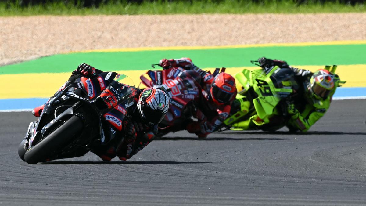 
                                                               Carrera de MotoGP en el Gran Premio de Brasil en directo: Resultado de Marc Márquez y Pedro Acosta hoy
                                                           