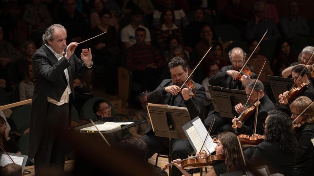 
                                                                                                                            Juanjo Mena, la sinceridad (★★★★✩)
                                                                                                                        