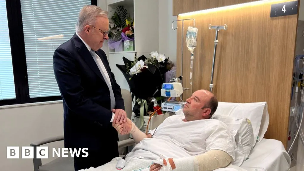 'Best of our country': Australian PM visits Bondi hero in hospital
