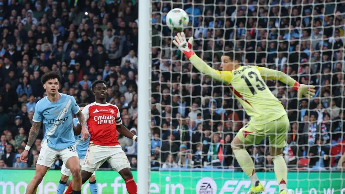 
                                                                Un error fatal de Kepa y el doblete de O'Reilly permiten al City levantar la Carabao Cup
                                                            