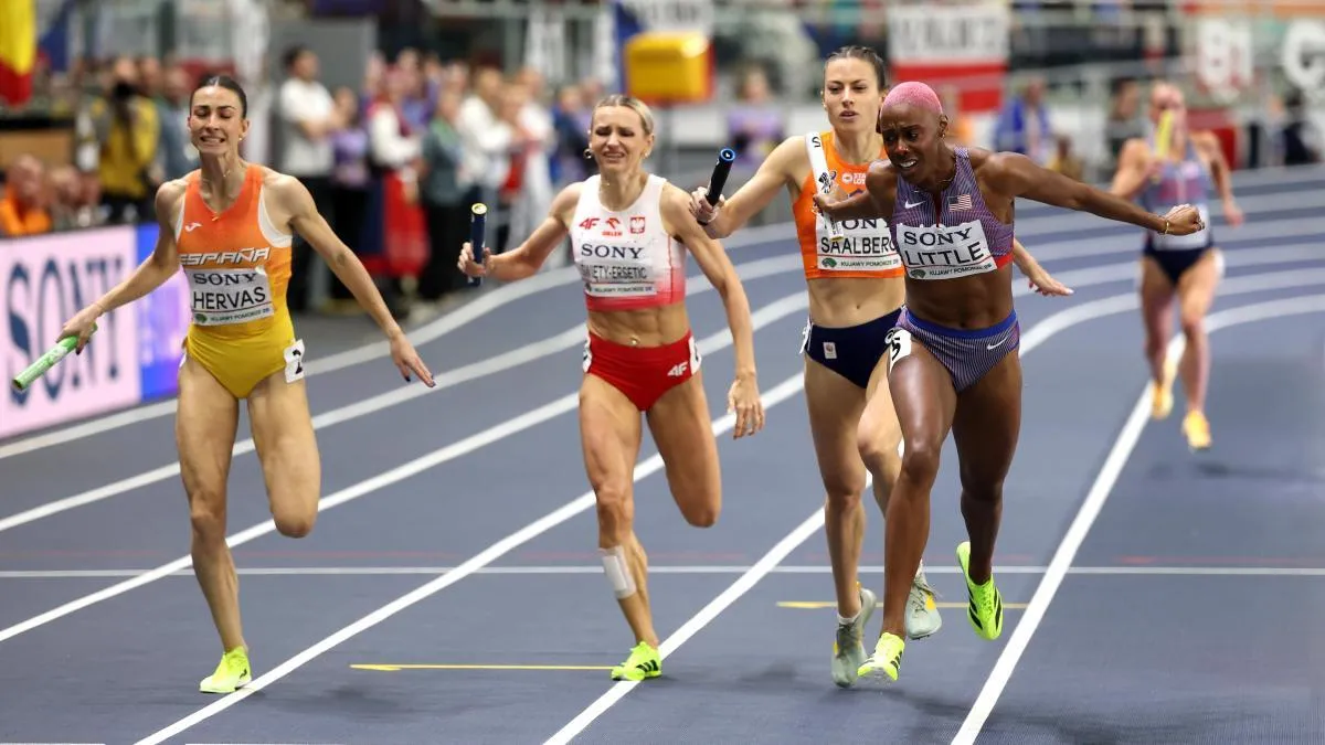 
                        Las mujeres del 4x400 también se suben al podio: bronce
                    
