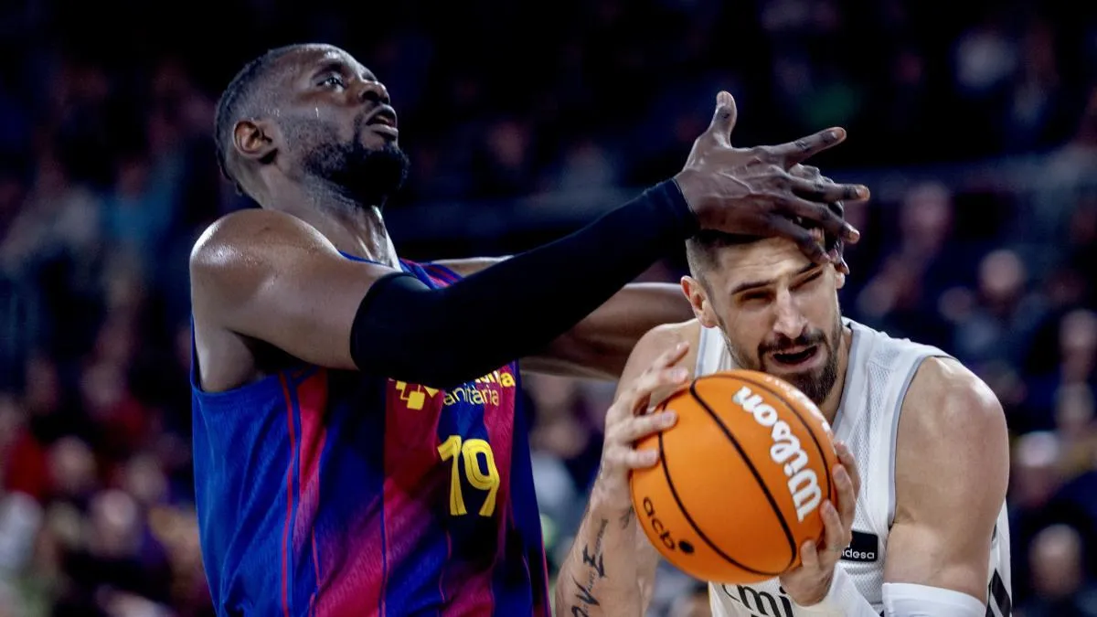 
                                                                  El Real Madrid destroza al Barça en un clásico demasiado blanco
                                                              