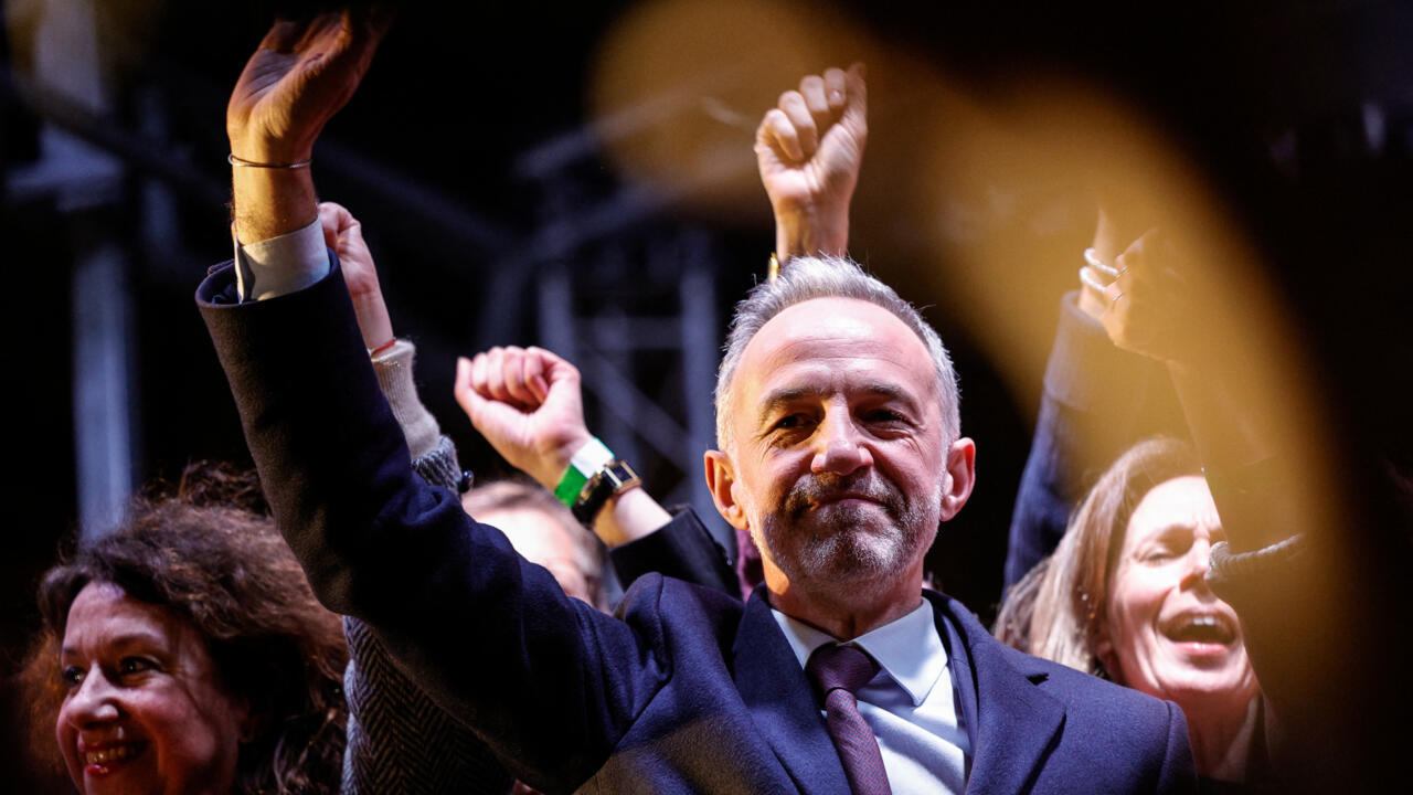 Municipales en France: la gauche l'emporte à Paris, Lyon, Marseille mais les alliances avec LFI échouent