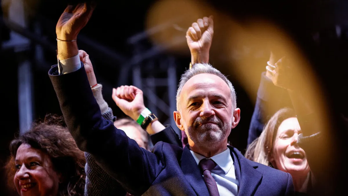 Municipales en France: la gauche l'emporte à Paris, Lyon, Marseille mais les alliances avec LFI échouent