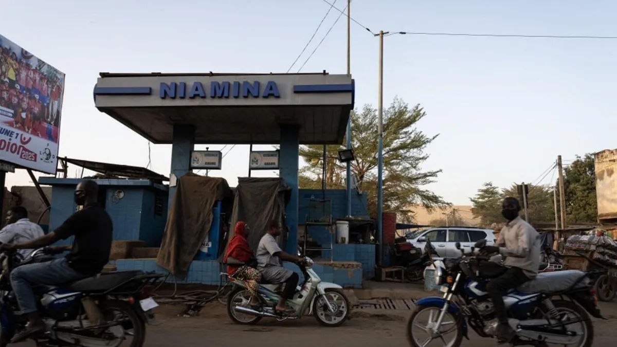 Mali: plus d'une centaine de présumés jihadistes libérés contre une trêve de l'embargo sur le carburant
