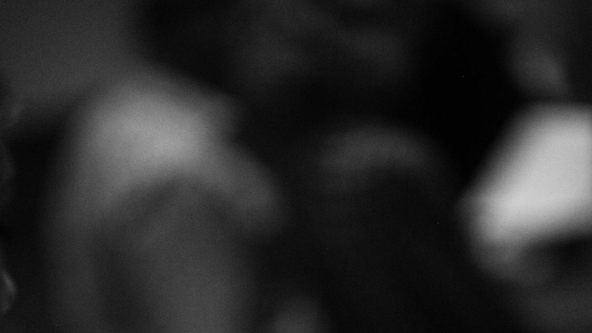 
                                                        Poesía en tiempos de guerra
                                                    