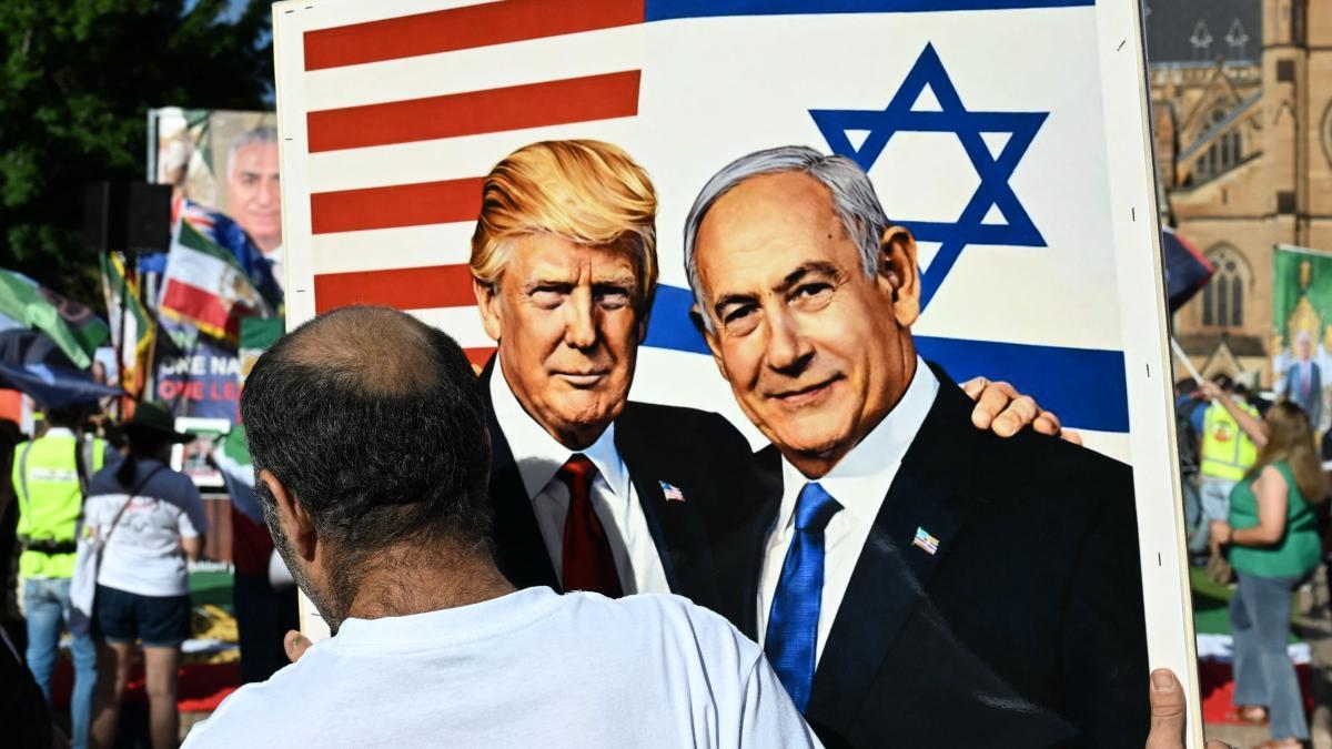
                                                                             Los chantajes de Netanyahu a Trump
                                                                         