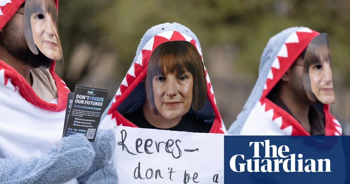 Student debt eats away home deposit savings to tune of £2,000 a year, says Barclays