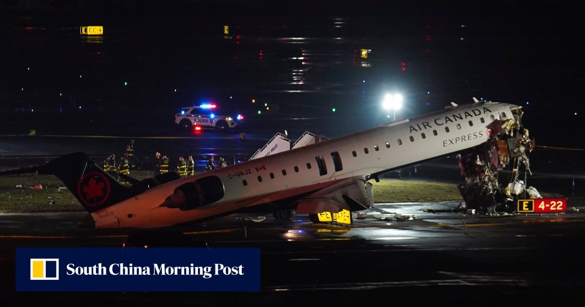 Air Canada Express jet hits vehicle at New York’s LaGuardia airport