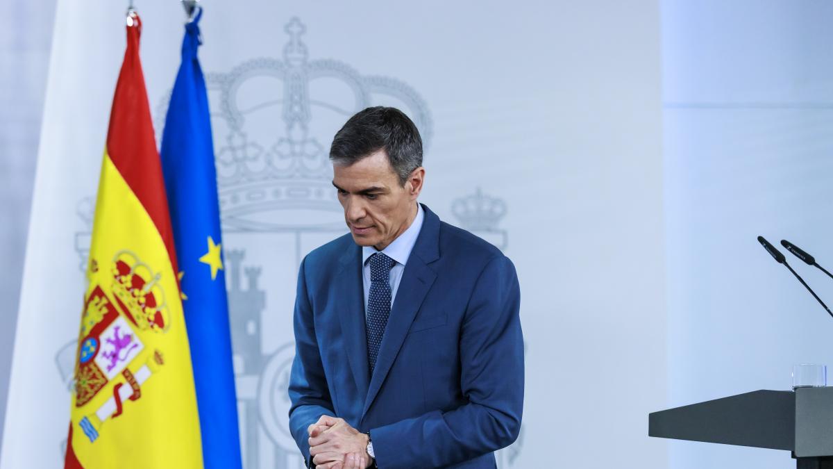 
                Sánchez ve reafirmadas sus posiciones ante el pulso político contra la guerra
            