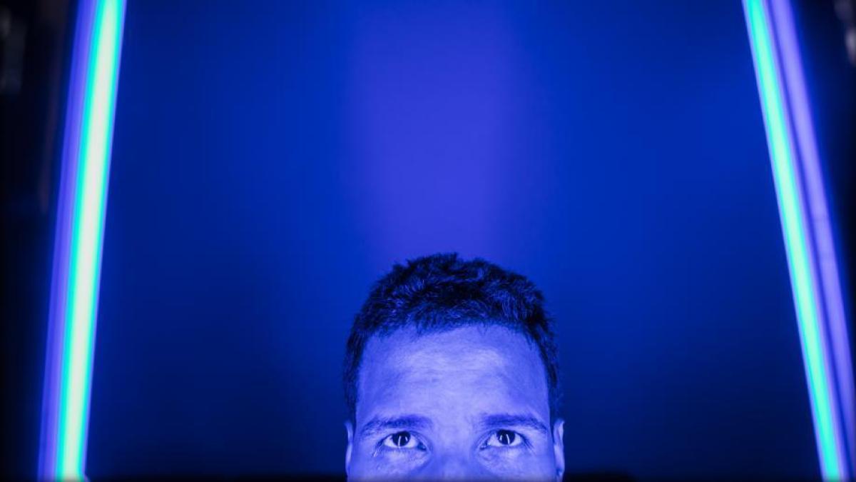 
                        Del shock a la locura: cómo trabajan los moderadores de Facebook
                    