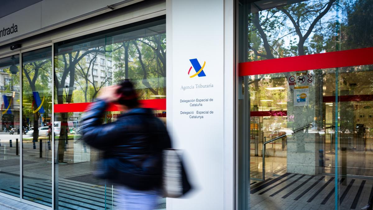 
                                                         Si donas un piso a tu hijo, este error activa de forma “casi automática” una inspección de Hacienda
                                                     